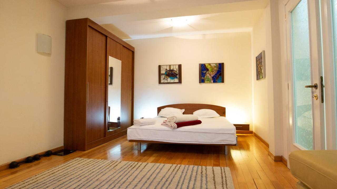 Nicole'S Apartment Bukares Bagian luar foto